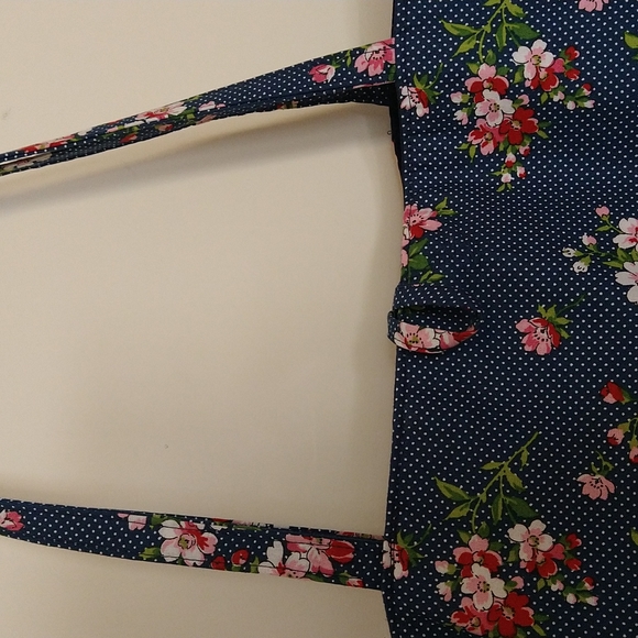 NWOTShopping tote - Picture 2 of 6